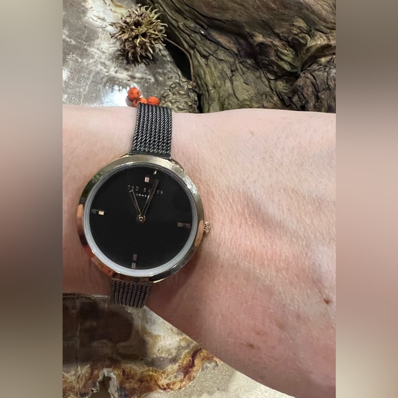 Authentic Ted Baker Rose Gold Tone Watch rich black mesh strap adjustable 7..25” - Picture 11 of 12